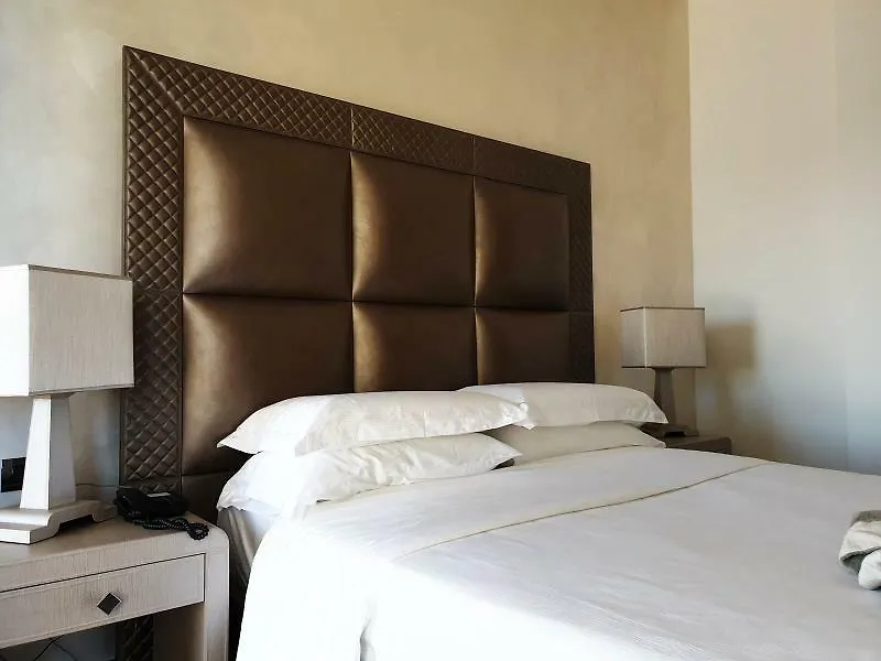 **  Resort Faro Di Punta Fenaio Campese  Italy